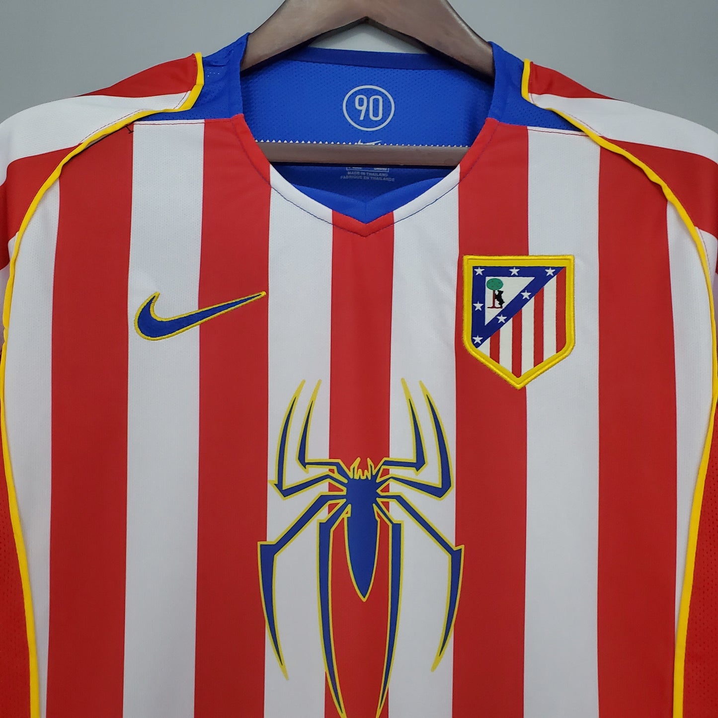Retro Atletico Madrid 04/05 Home Kit