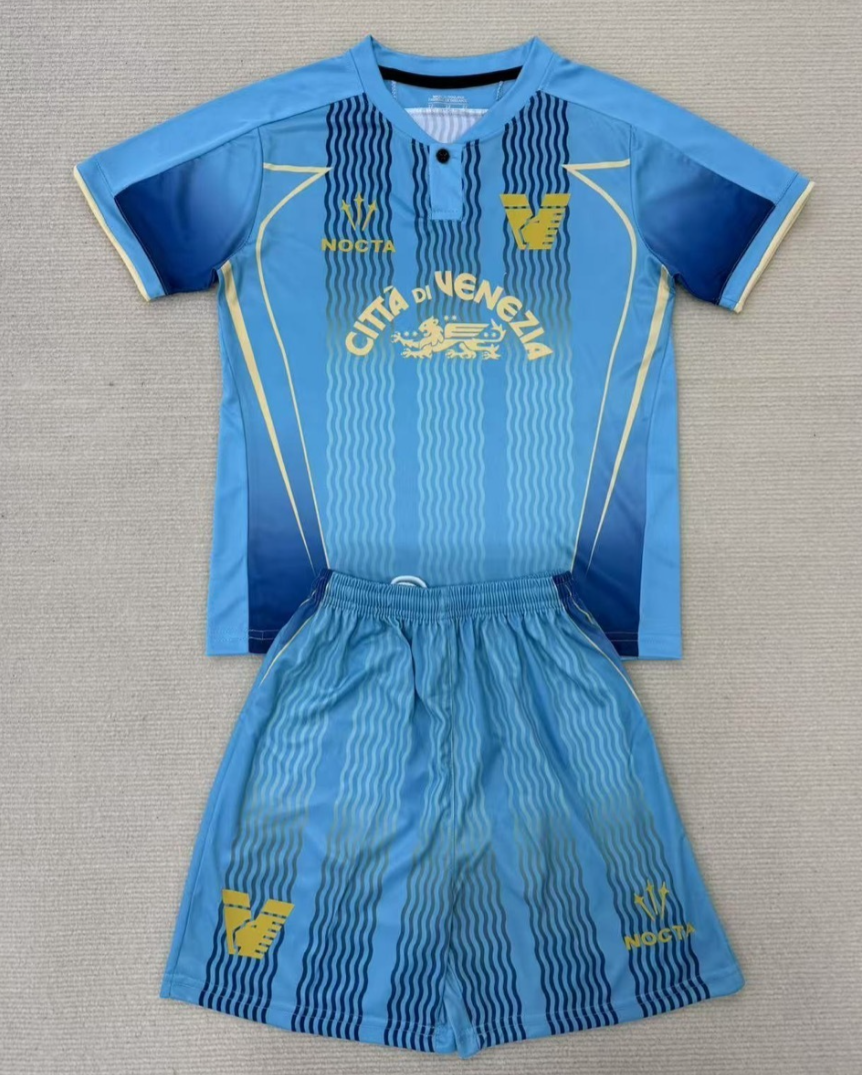24/25 Venezia Second away set