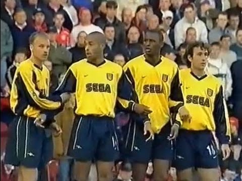 Retro 2000/01 Arsenal Away Shirt