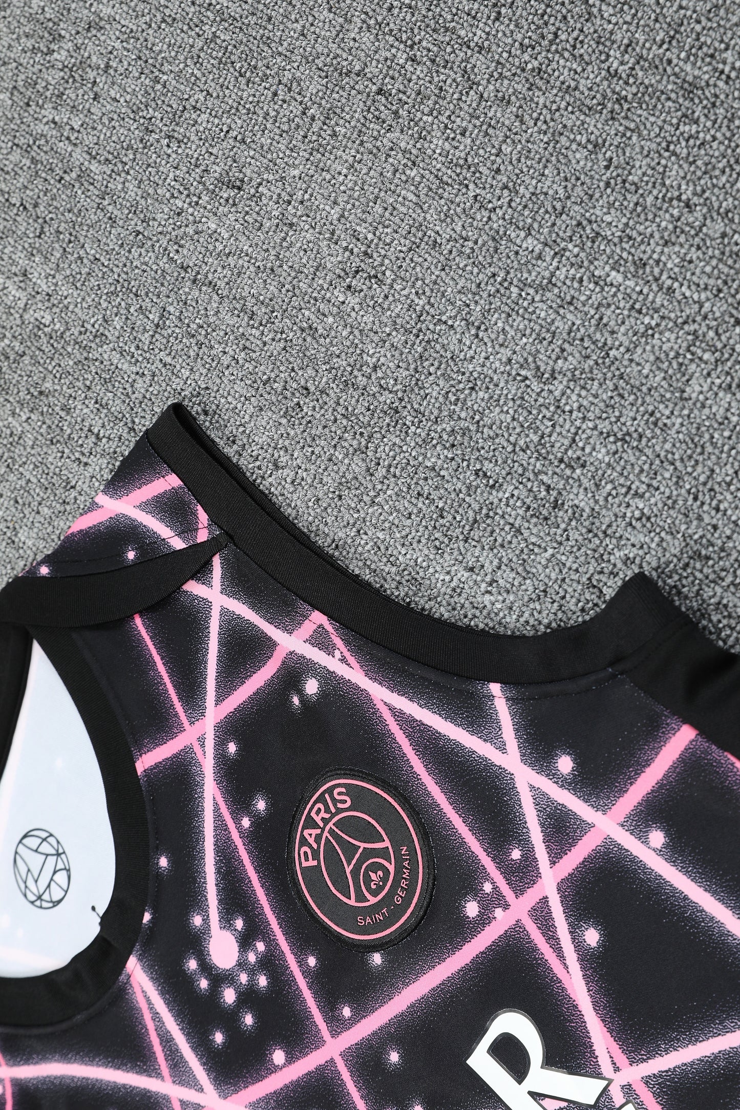 25/26 PSG Kids Training Vest Suit – Black & Pink Edition
