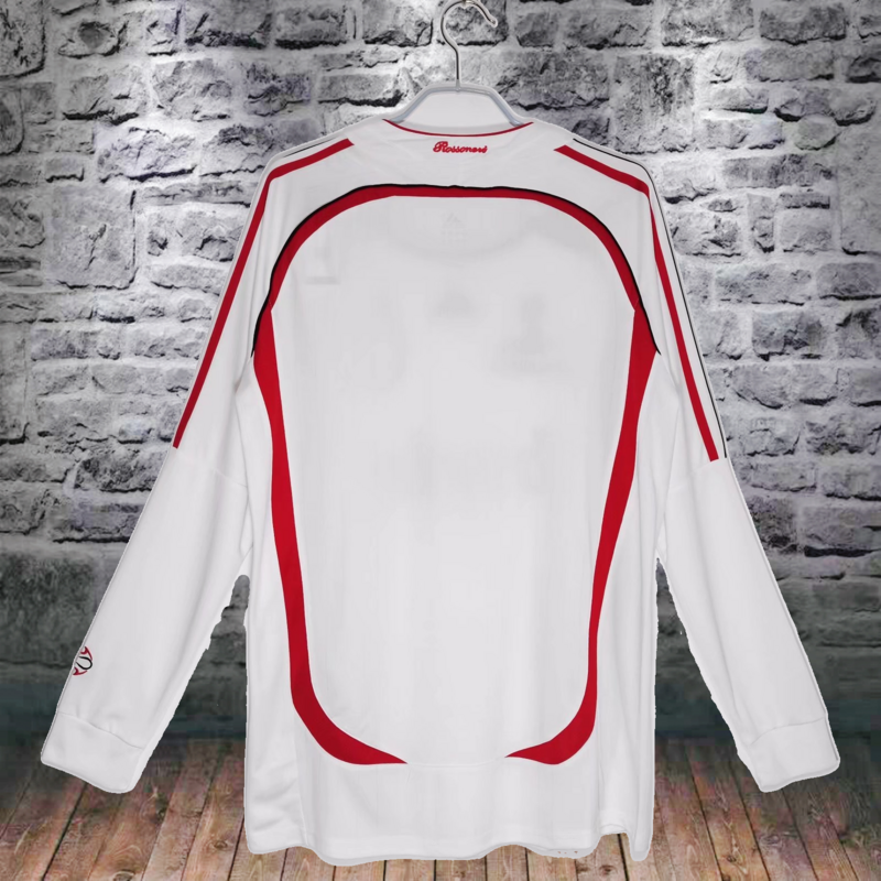 Long sleeved: 2006/07 AC Milan away