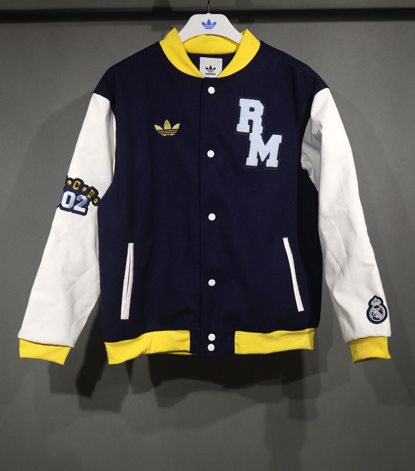 25/26 Real Madrid Leisure Culture Campus Style Baseball Jacket (S–2XL)