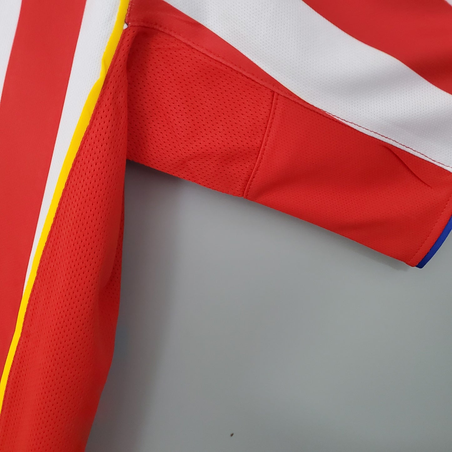 Retro Atletico Madrid 04/05 Home Kit