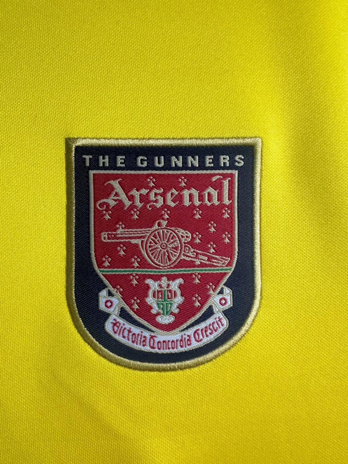 Retro 2000/01 Arsenal Away Shirt