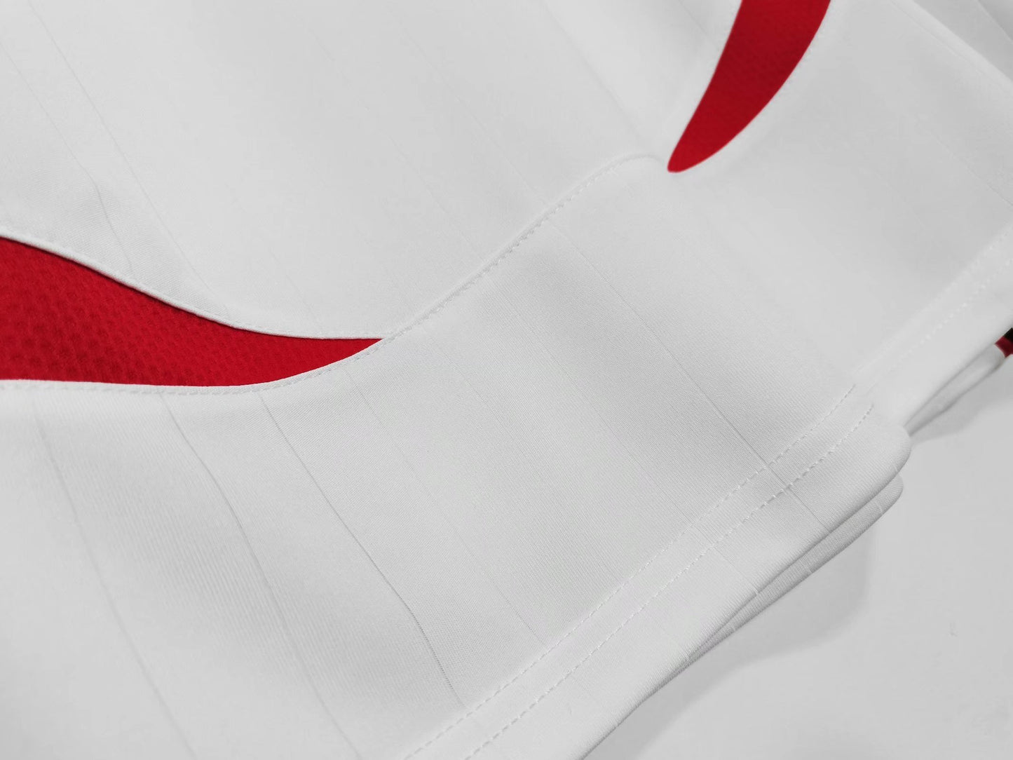 Long sleeved: 2006/07 AC Milan away