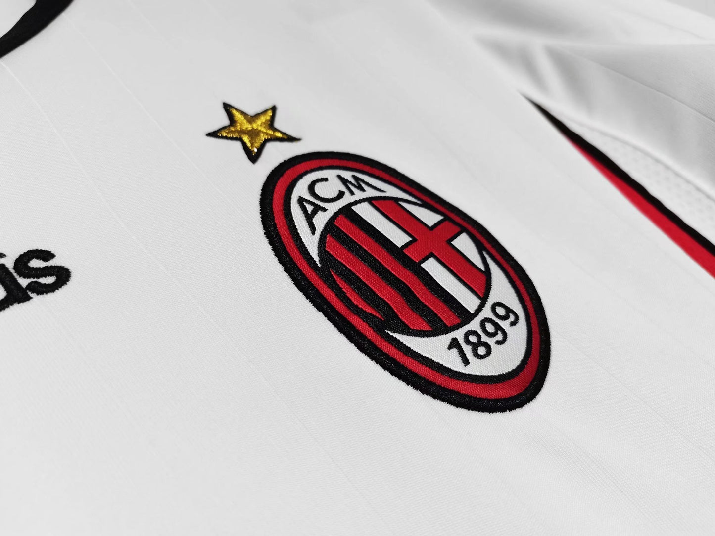Long sleeved: 2006/07 AC Milan away