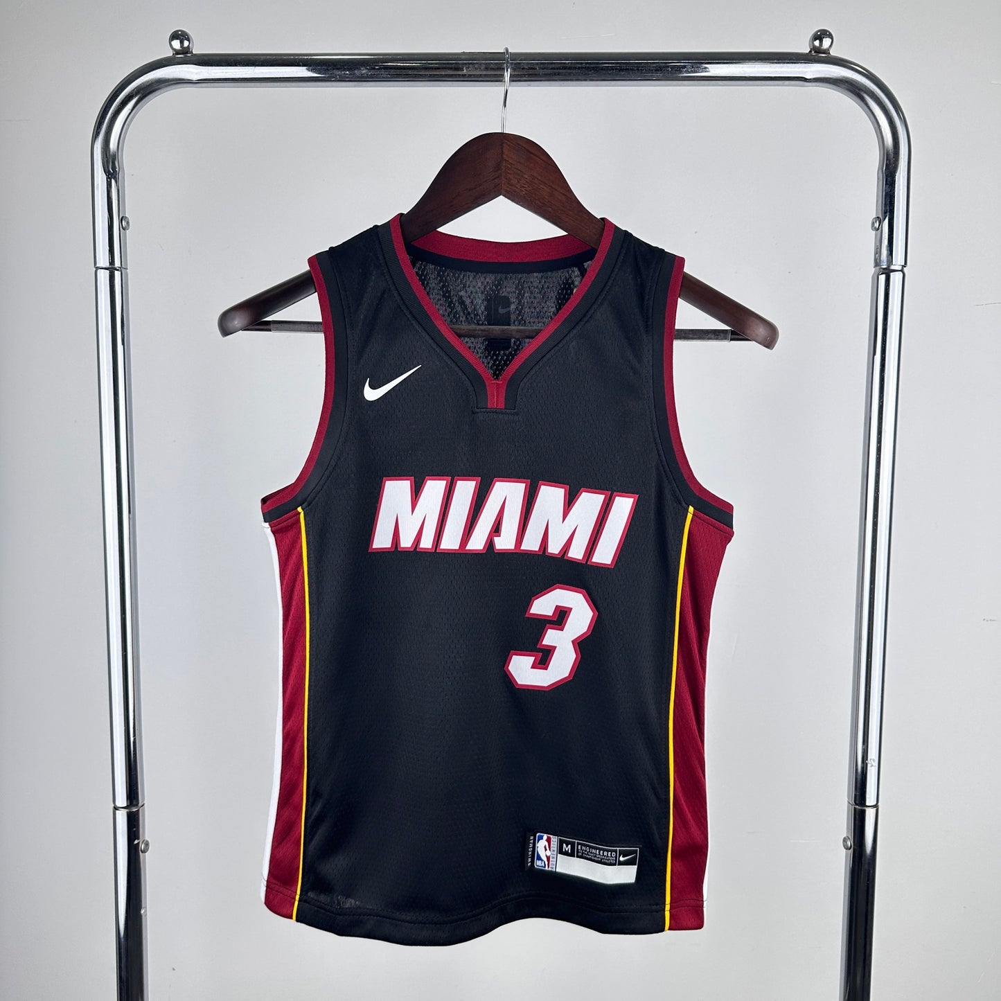 NBA Kids: Heat V-neck Black  3 Wade
