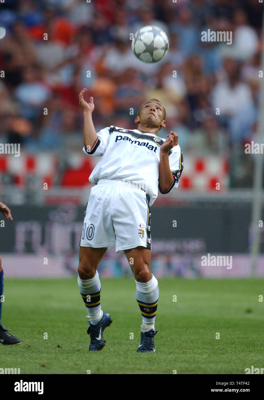 Retro 2002/03 Parma Away Long-Sleeved Shirt