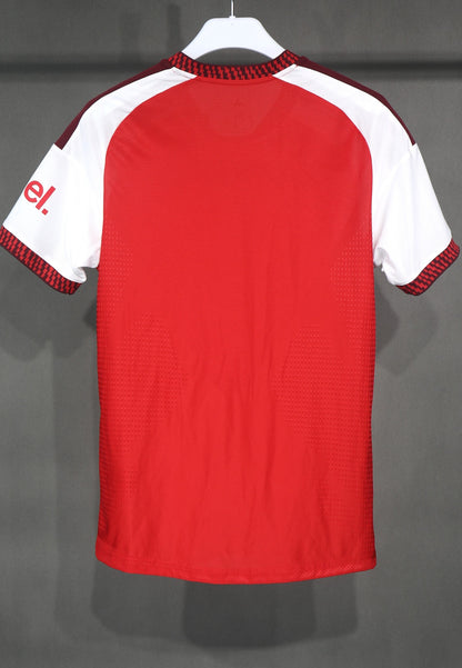 Arsenal 2026/27 home player version badge detail