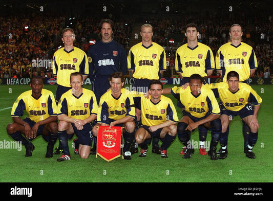 Retro 2000/01 Arsenal Away Shirt