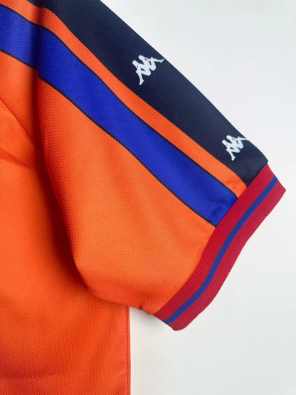 Retro 1997/98 Barcelona Away Shirt