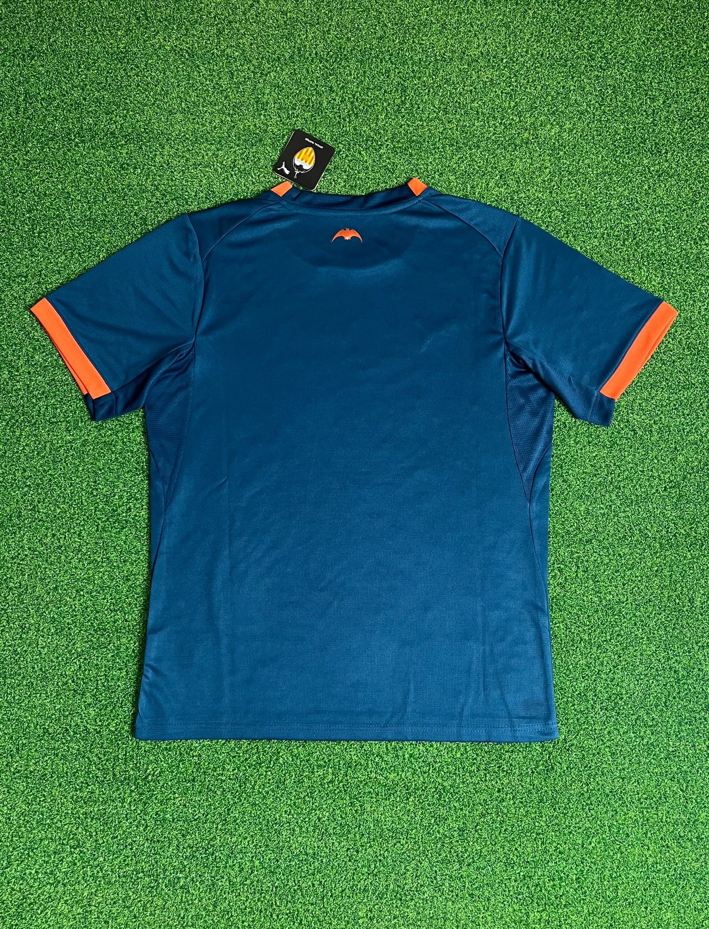 Valencia 2026/27 away kit achterkant