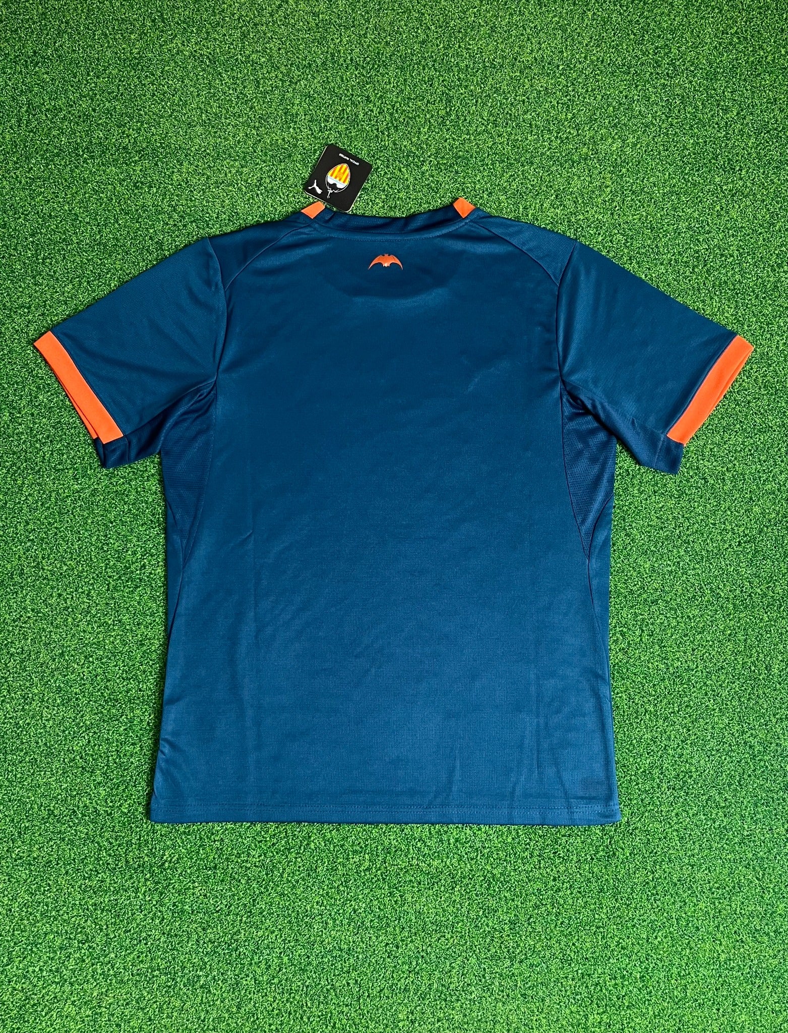 Valencia 2026/27 away kit achterkant